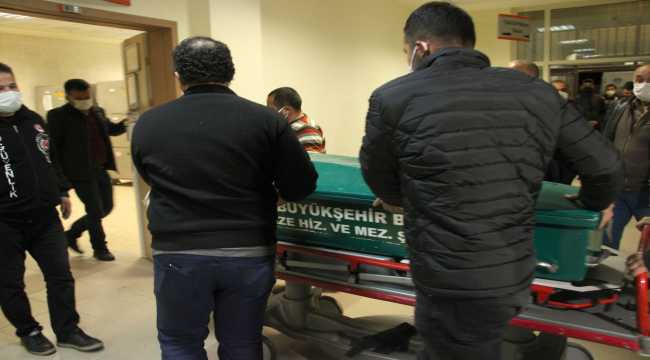 Kamyonetin altında kaldı, hayatını kaybetti