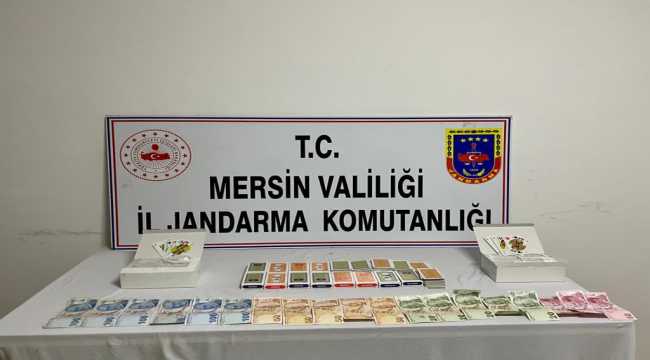 Mersin'de kumar oynarken yakalanan 8 kişiye 79 bin 100 lira ceza kesildi