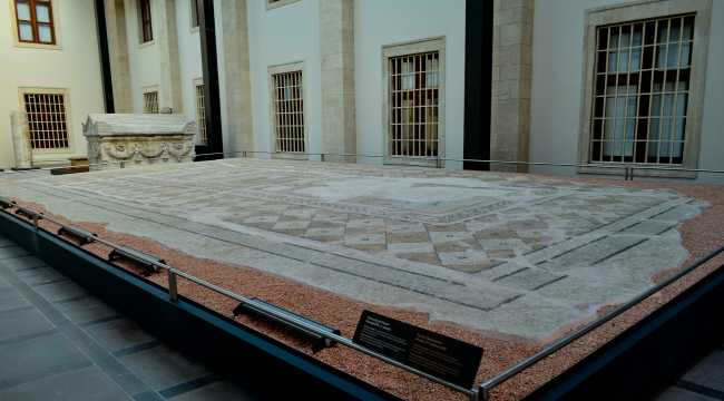 Mersin'de müze binası tarihe ışık tutuyor