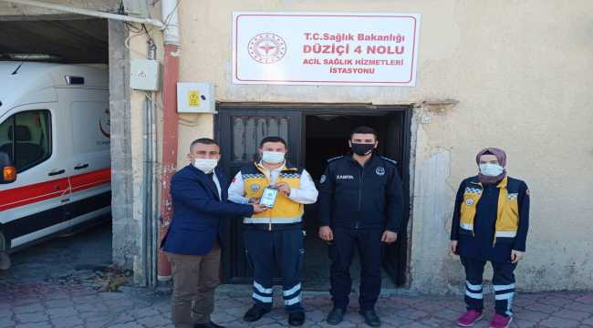 Osmaniye'de sağlık çalışanlarına taşınabilir şarj cihazı dağıtıldı