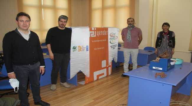 Özel çocuklara salgın döneminde uzaktan eğitimle çömlek sanatı öğretiliyor