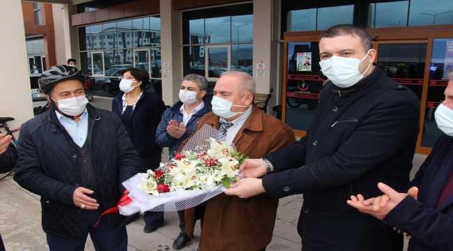 Sağlık çalışanlarına destek için pedal çevirdiler