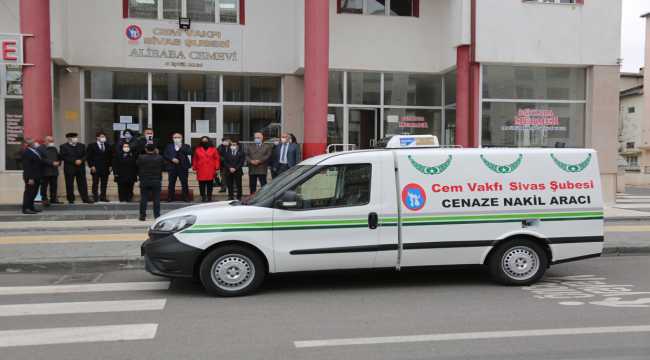 Belediyeden CEM Vakfına cenaze nakil aracı hediye