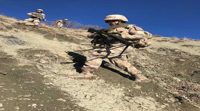 Sivas'ta komandolar soğuk havaya rağmen operasyonlarını sürdürüyor