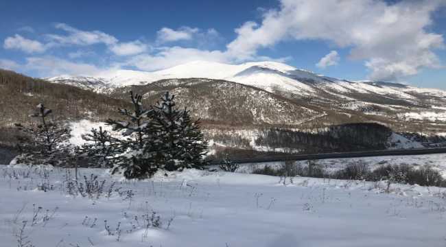 Sivas'ta yüksek kesimlere kar yağdı
