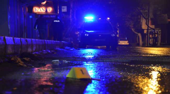 Sosyal medyada tartıştığı kişileri tüfekle vurdu