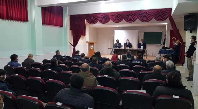 Yozgat Valisi Polat, Yenifakılı ilçesinde muhtarlarla bir araya geldi