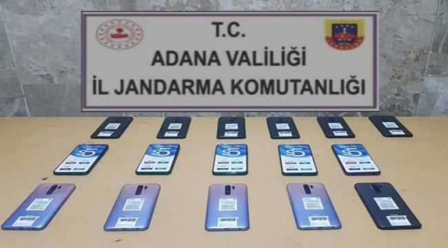 Adana'da 16 kaçak cep telefonu ele geçirildi