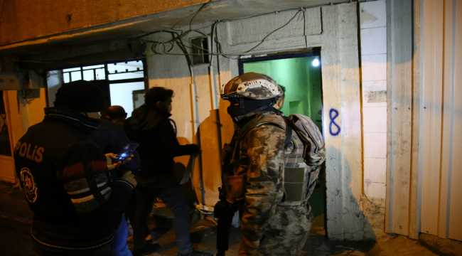 Adana'da uyuşturucu operasyonu: 25 gözaltı kararı