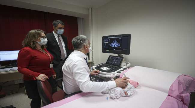 Anne karnındaki 27 haftalık bebeğe kalp operasyonu