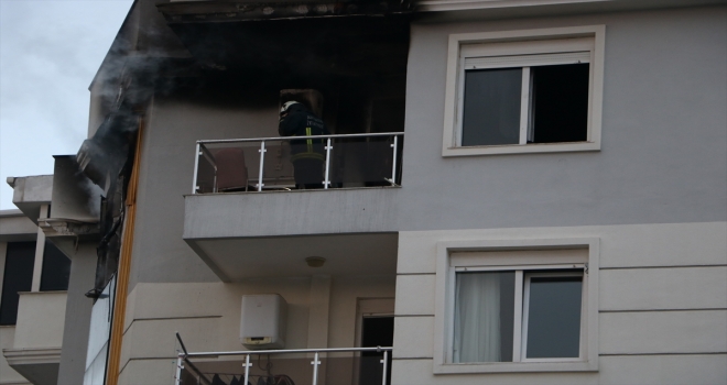 Antalya'da iki evde yangın çıktı