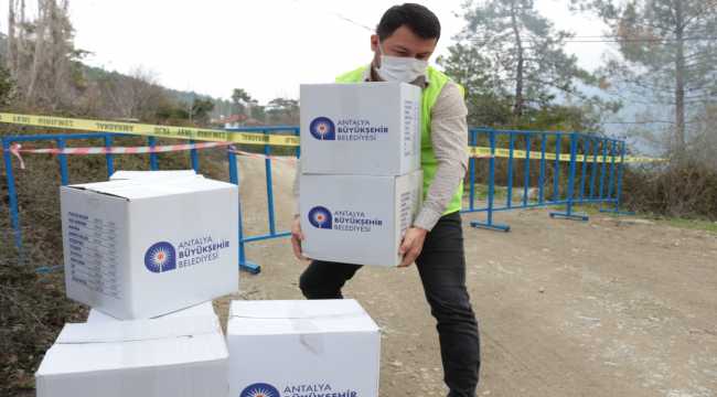 Antalya'da karantinadaki mahalleye gıda yardımı
