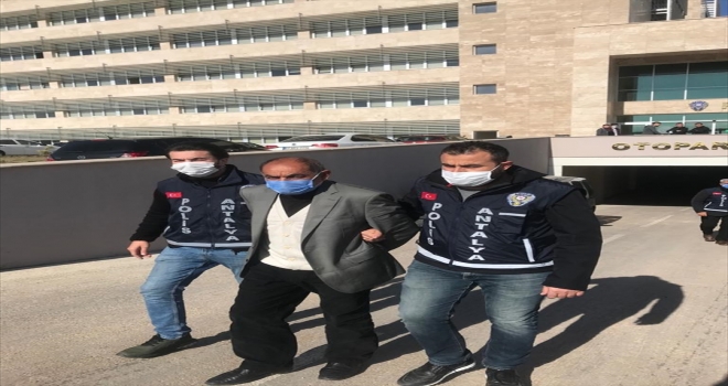 Antalya'da yaşlı kadının darbedilerek öldürülmesiyle ilgili gözaltına alınan 2 zanlı tutuklandı