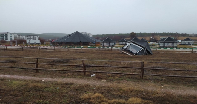 Beyşehir'de şiddetli rüzgar etkili oldu