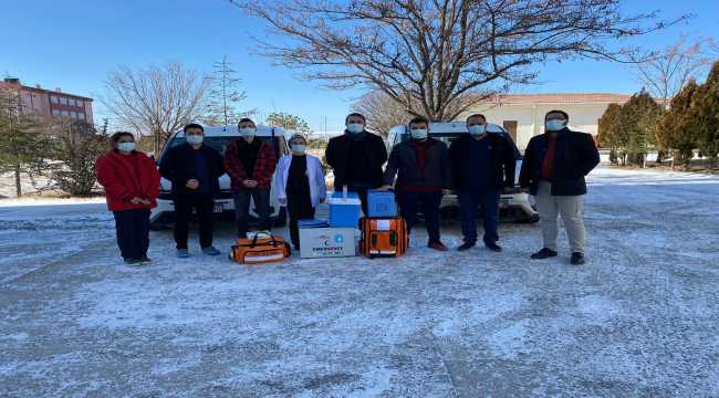 Eskil'de 90 yaş ve üzeri vatandaşlara Kovid-19 aşısı yapılıyor