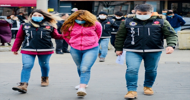 Eskişehir'de kovalamaca sonucu 5 uyuşturucu şüphelisi yakalandı