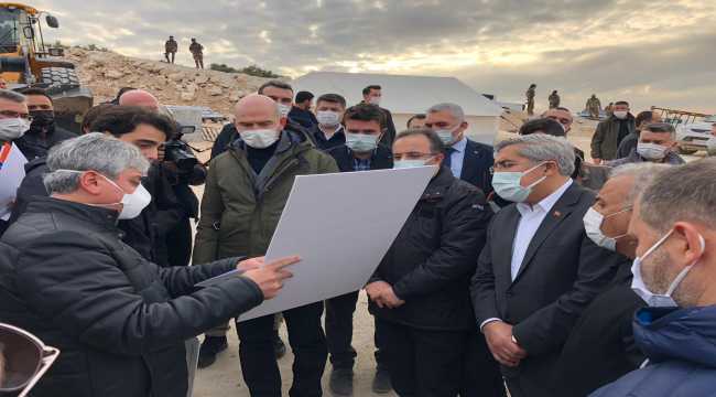İçişleri Bakanı Süleyman Soylu İdlib'de yapımı süren briket evleri inceledi 