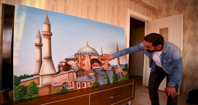 İnşaat ustasının tabloları görenlerin beğenisini kazanıyor