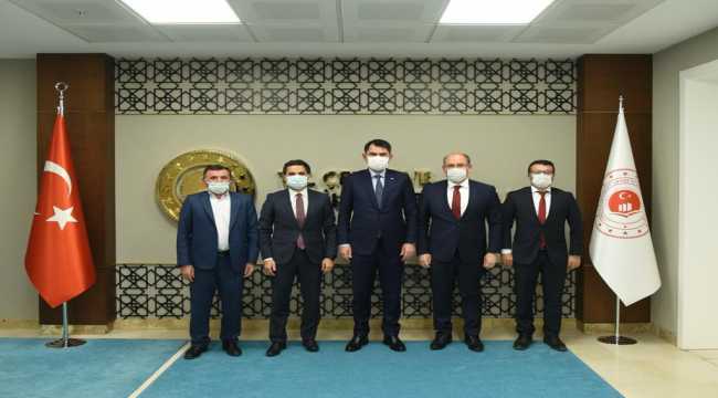 Karapınar heyetinden Bakan Kurum'a ziyaret