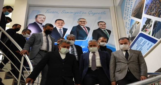 Kayseri Büyükşehir Belediye Başkanı Büyükkılıç, Hacılar'da