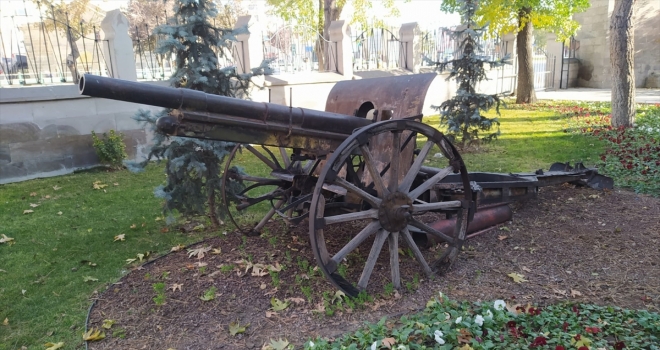 Kayseri'de 77 yıllık sahra topu yeni haliyle Milli Mücadele Müzesi'ndeki yerini aldı