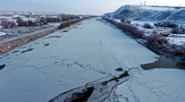 Kızılırmak kısmen buz tuttu