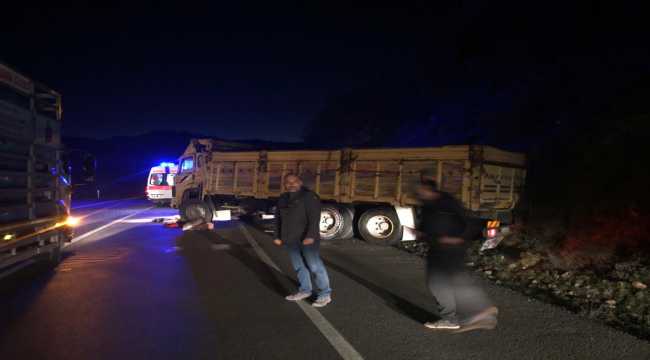 Kontrolden çıkan kamyon kayalığa çarptı: 1 yaralı