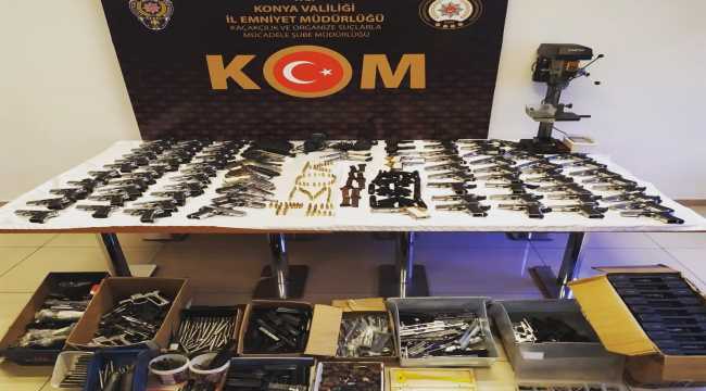 Konya'da silah üretim atölyesinde 75'i ruhsatsız diğerleri kurusıkı 156 tabanca ele geçirildi