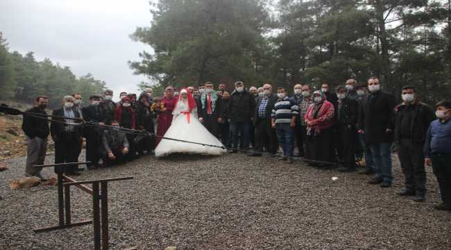 Mersin'de Sarıkeçili Yörüklerinden çadırda düğün