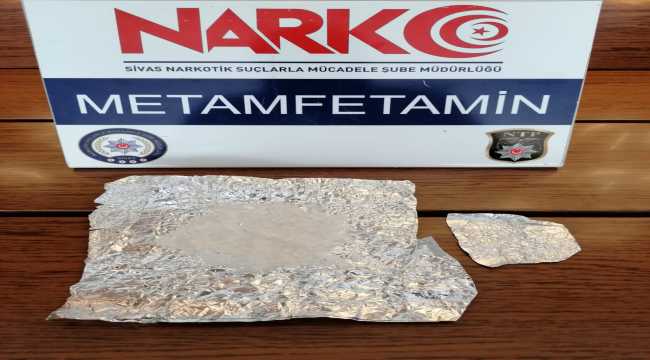 Sivas'ta uyuşturucu ticareti yaptıkları iddiasıyla 2 şüpheli tutuklandı