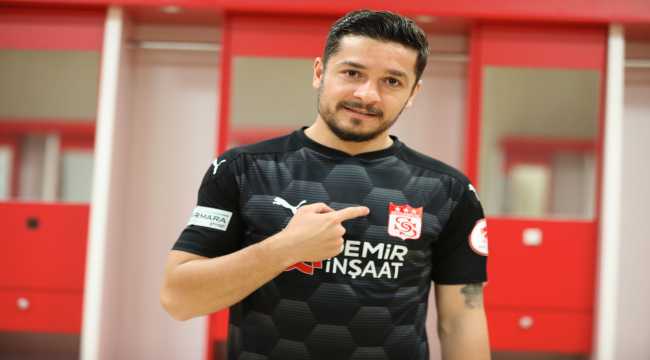 Sivasspor, Ahmet Oğuz'u transfer etti