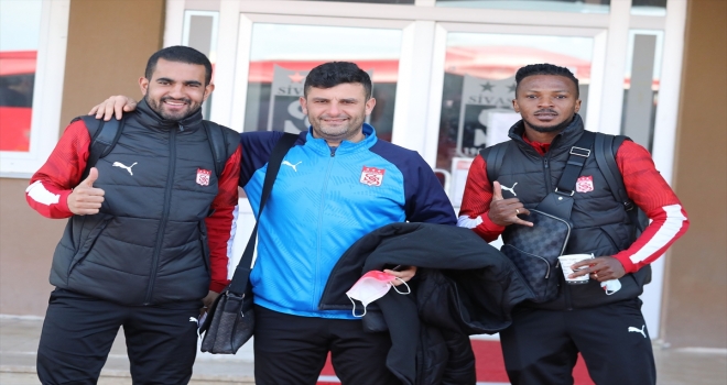 Sivasspor, Kasımpaşa maçı için İstanbul'da