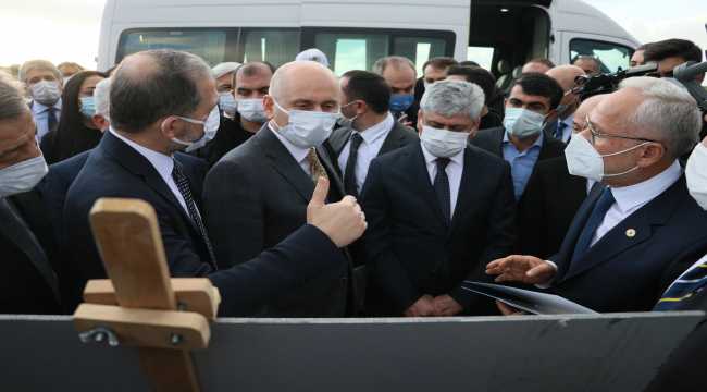 Bakan Karaismailoğlu Hatay'da incelemelerde bulundu