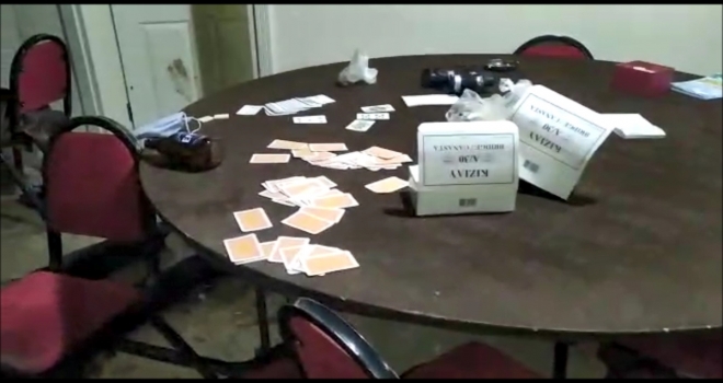 Yozgat'ta 14 kişi bir evde kumar oynarken yakalandı