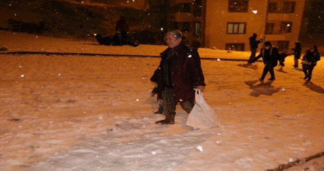 Yozgat'ta kar yağışı etkili oldu