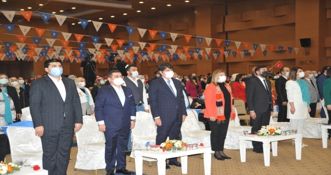 AK Parti'nin hedefi kadın üye sayısını 6 milyona çıkarmak