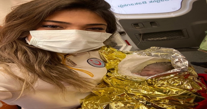 Aksaray'da halk otobüsündeki doğumu gerçekleştiren UMKE personeli Doğan, tanık olduğu anları anlattı: