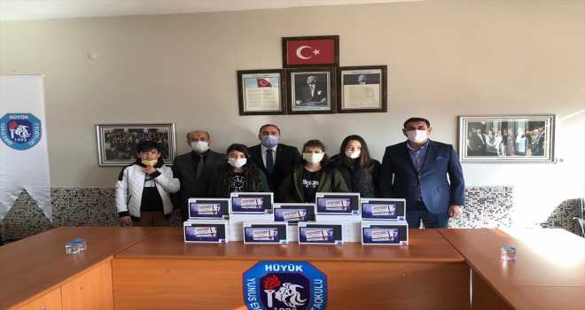 Büyükşehir Belediyesi'nden Hüyük'teki öğrencilere tablet desteği