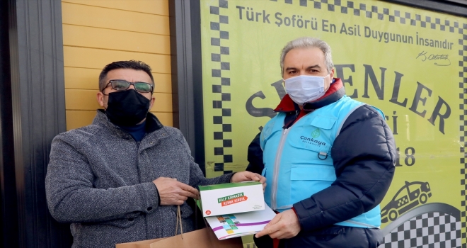 Çankaya Belediyesi vatandaşlara dağıttığı maskeleri kendi üretiyor