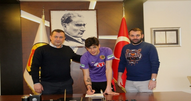 Eskişehirspor, kaleci Cengiz Alp Köseer ile sözleşme yeniledi