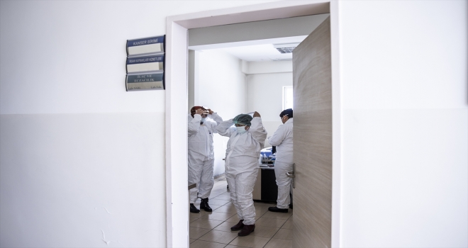 Filyasyon ekipleri, yeni vakaların önlenmesi için Kovid-19'un izini sürüyor