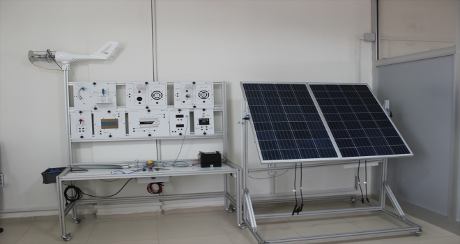 Karapınar MYO, hem elektrik üretiyor hem de ara eleman yetiştiriyor