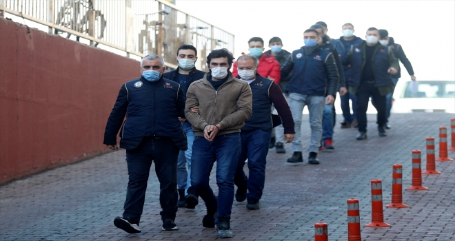 Kayseri merkezli 3 ilde düzenlenen FETÖ/PDY operasyonunda zanlılardan 6'sı adliyeye sevk edildi