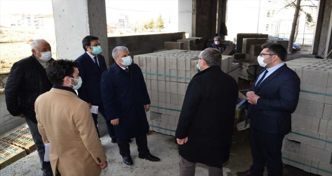 Kırşehir Valisi Akın, sağlık yatırımlarını inceledi