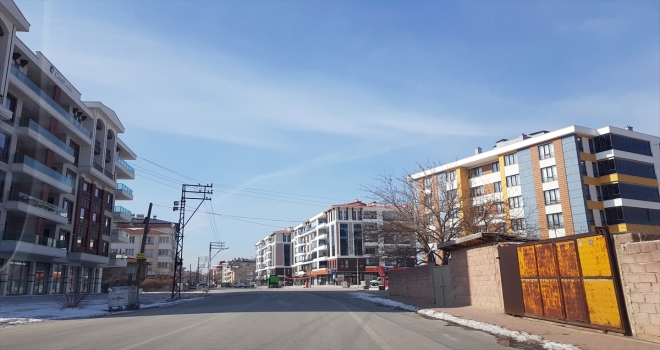 Konya ve çevre illerde sokağa çıkma kısıtlamasına uyuluyor