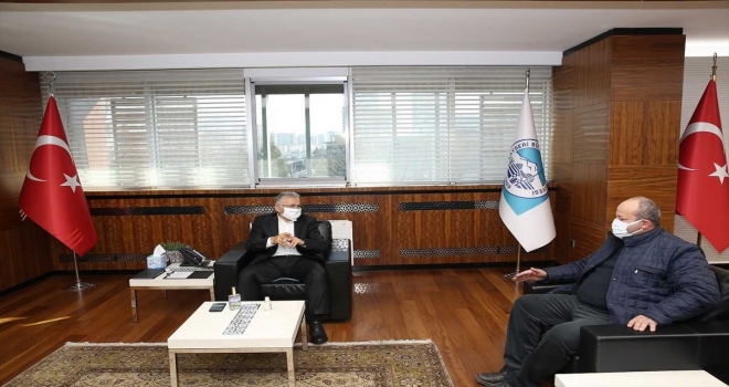 Koramaz Vadisi'ne dikilen lavantalardan yağ ve kolonya üretildi