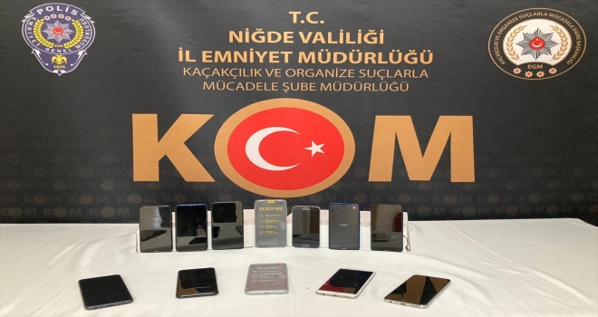 Niğde'de 12 gümrük kaçağı cep telefonu ele geçirildi