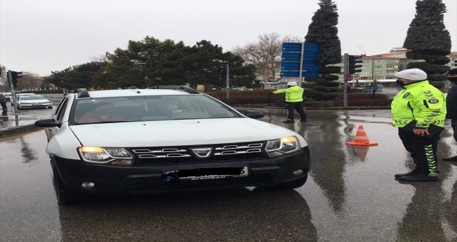 Niğde'de sokağa çıkma kısıtlamasını ihlal eden 51 kişiye 46 bin 900 lira ceza 