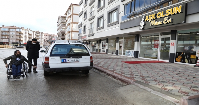 Salgın döneminde açtığı müzik eviyle hayalini gerçekleştirdi