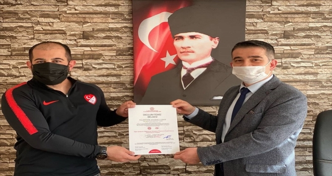 Yalıhüyük'te okullara 